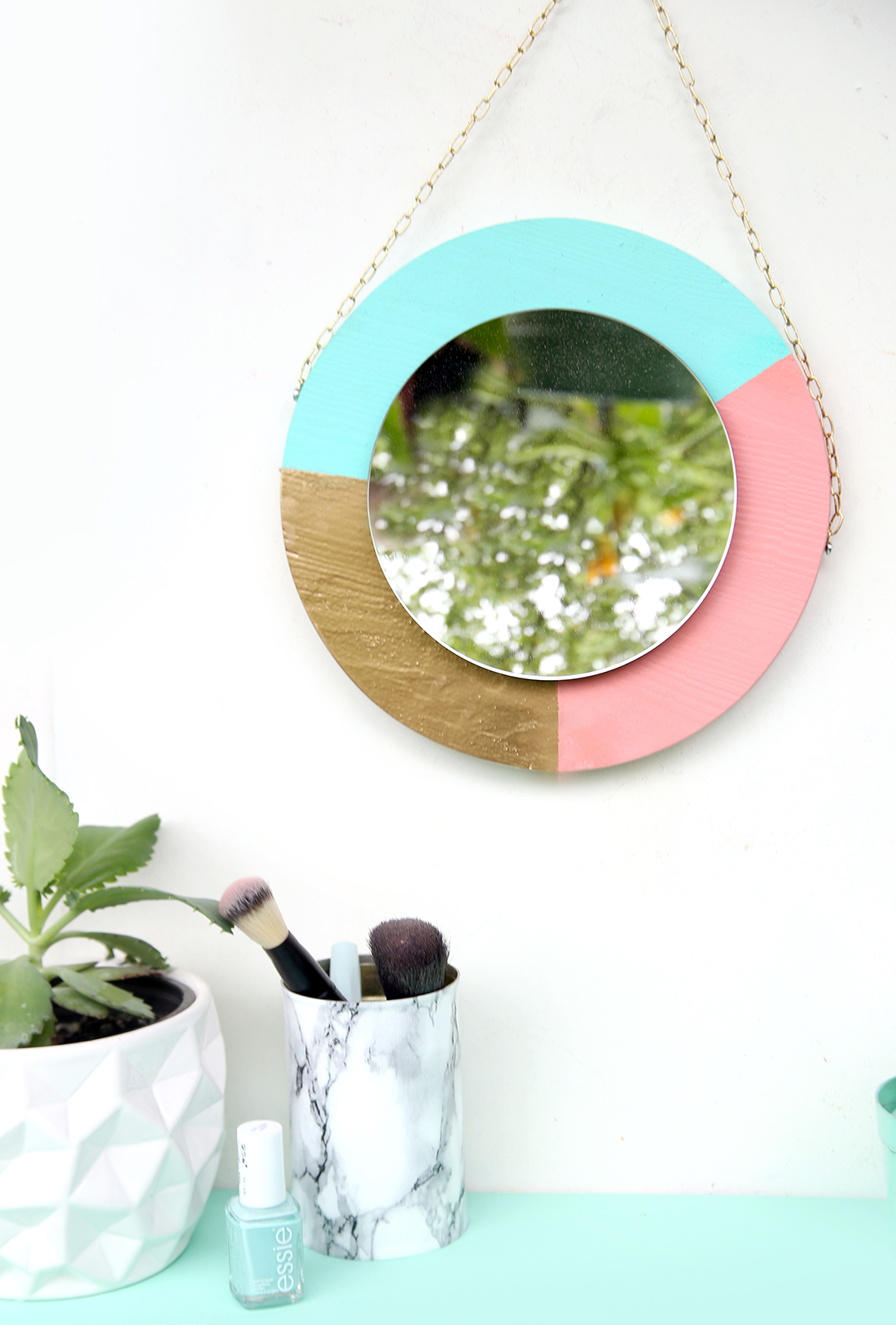 DIY-Spiegel aus Holz selber machen