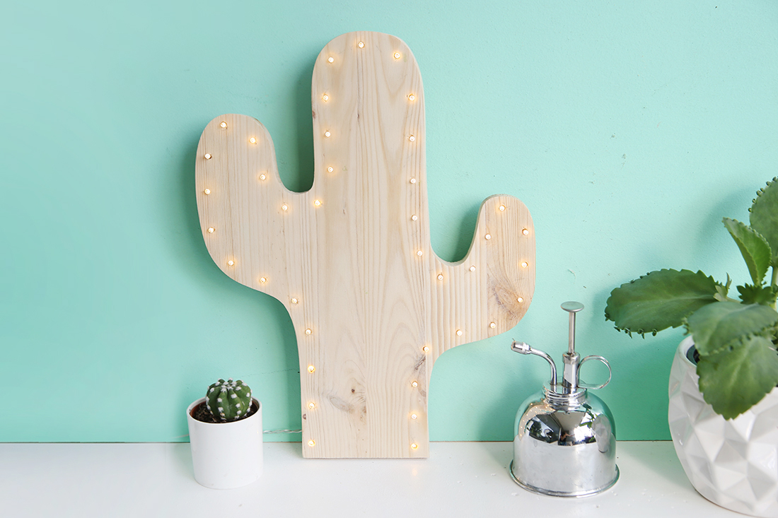 DIY-Kaktus-Lampe aus Holz selbermachen