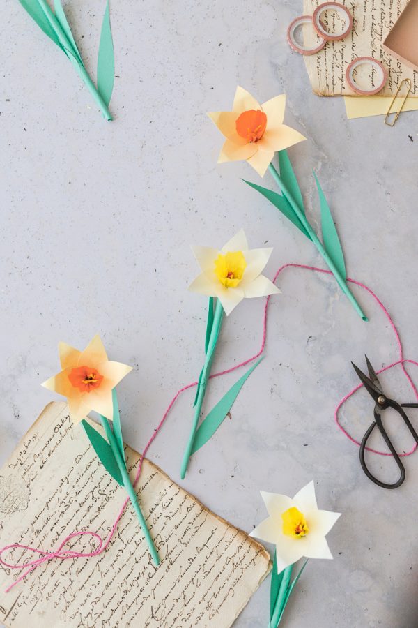 DIY-Idee für Ostern: Osterglocken aus Papier basteln | mit Vorlage