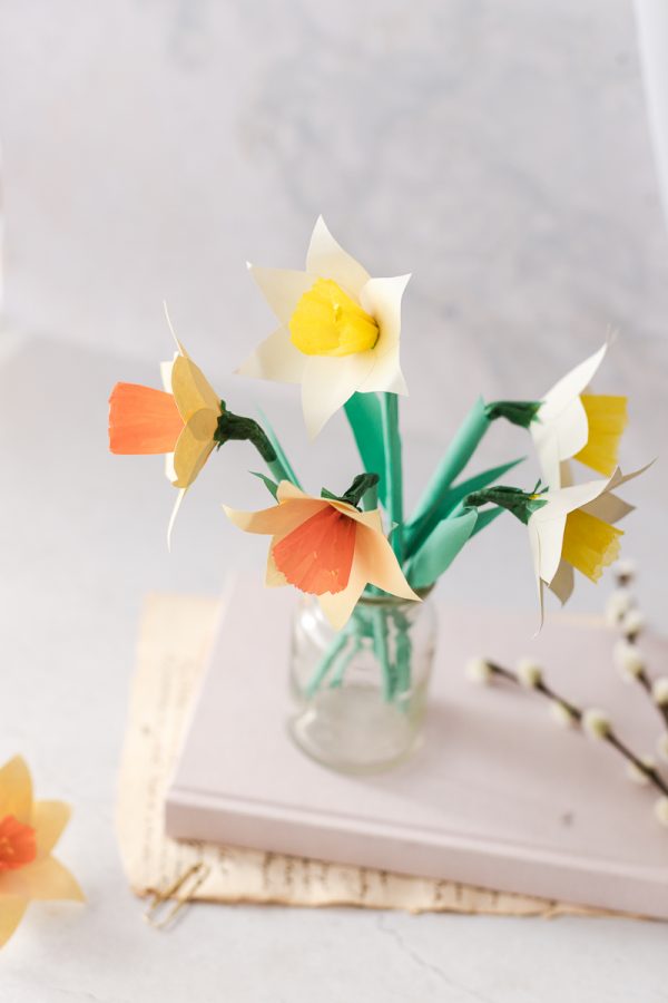 DIY-Idee für Ostern: Osterglocken aus Papier basteln | mit Vorlage