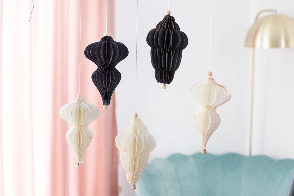 PH Pandahall Weihnachts Bastelset - 60 Samtperlen Mit Band & Juteschnur Für Baumdekoration