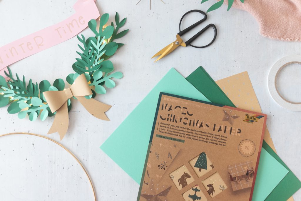 DIY Weihnachtsdeko Kranz Aus Papier Im Goldenen Dekoring diy-weihnachtsdeko-kranz-aus-papier-im-goldenen-dekoring