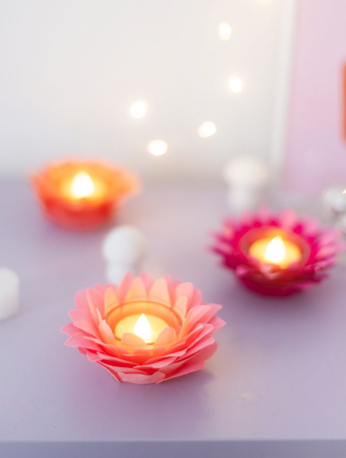 DIY: Herbstliche Blumen-Lichter aus Krepppapier